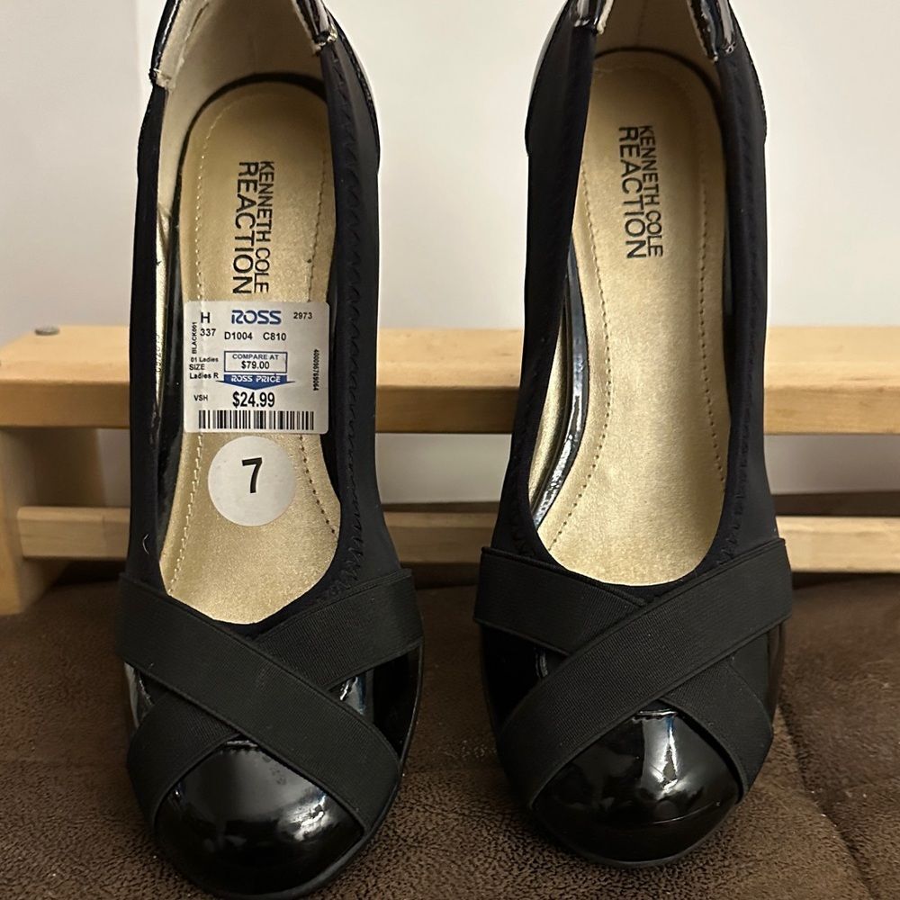 Kenneth Cole Reaction Black Patent Wedge Heels